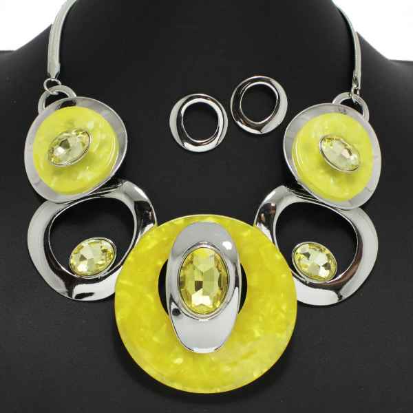 ACETATE AND CRYSTAL CIRCULAR BIB NECKLACE SET (Yellow)